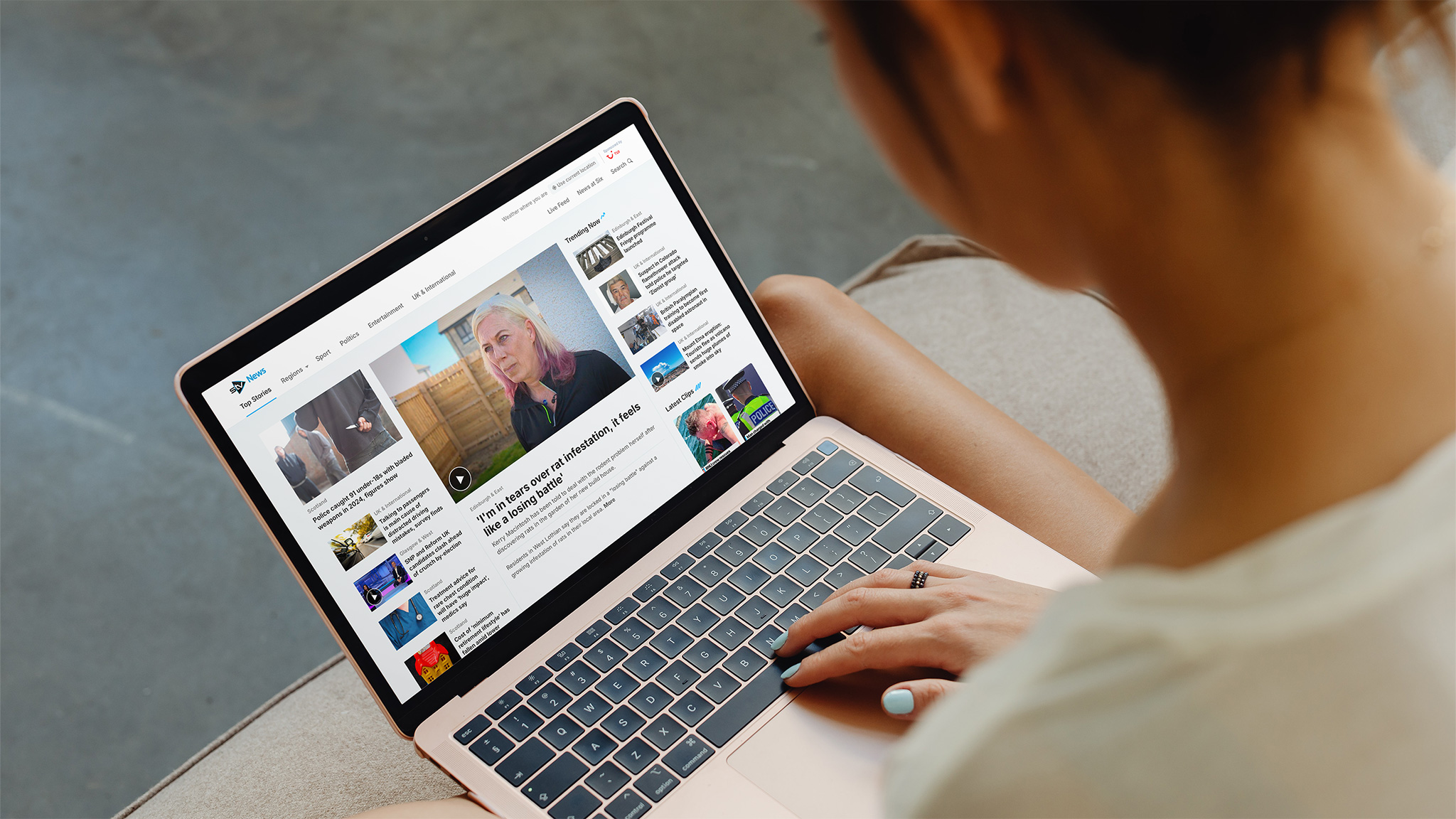 STV News Laptop 72Dpi